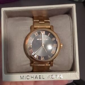 Michael Kors Women's Watch With Black Dial NEEDS NEW BATTERY/REPAIR